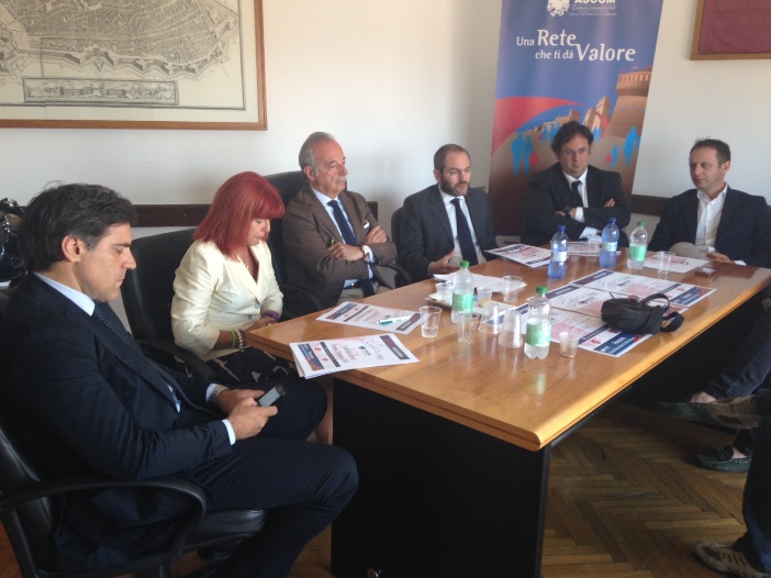 Conferenzastampa1306 abusivismo